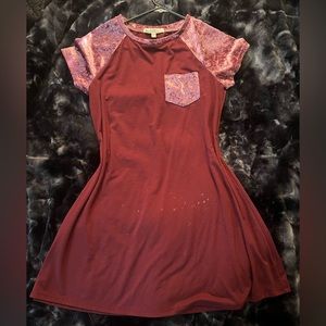 Very nice maroon dress with pink velvet sleeves, pocket,  and collar.